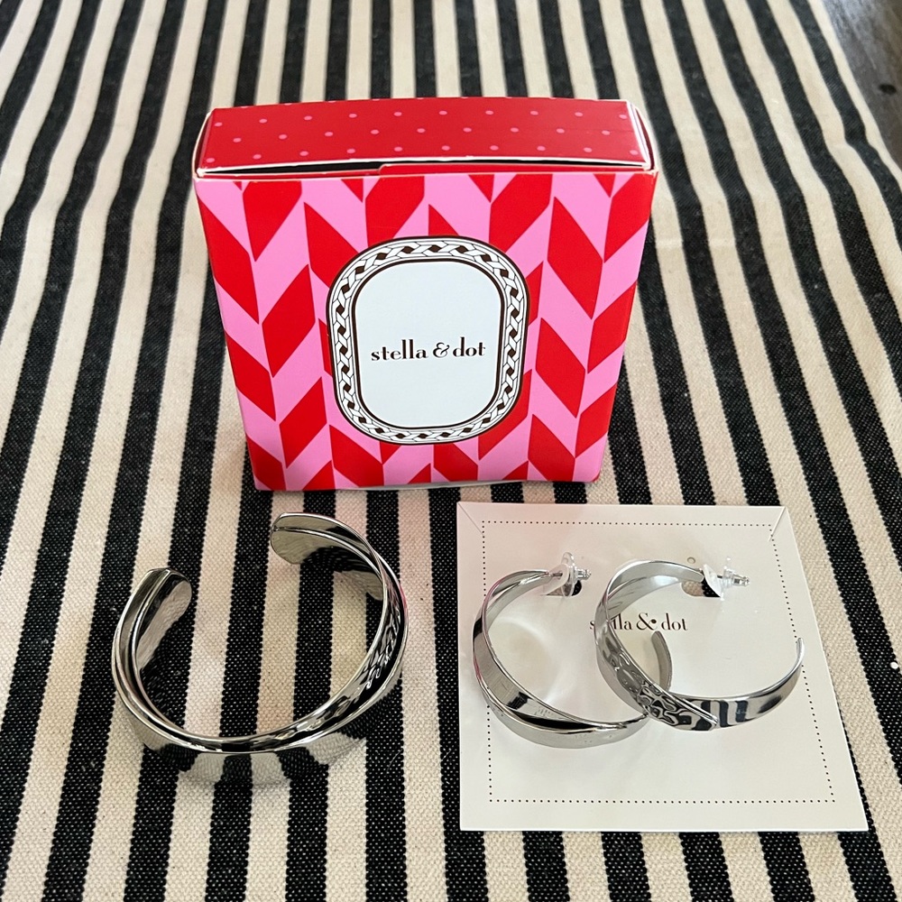 Stella & Dot Corso Hammered Cuff Bracelet and Hoop Earrings